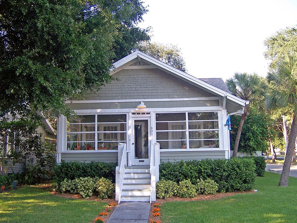 Restored Crescent Lake Bungalow