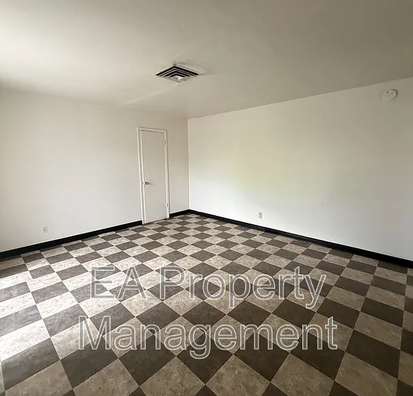 2121 Gold Ave SE #16 — Photo 2