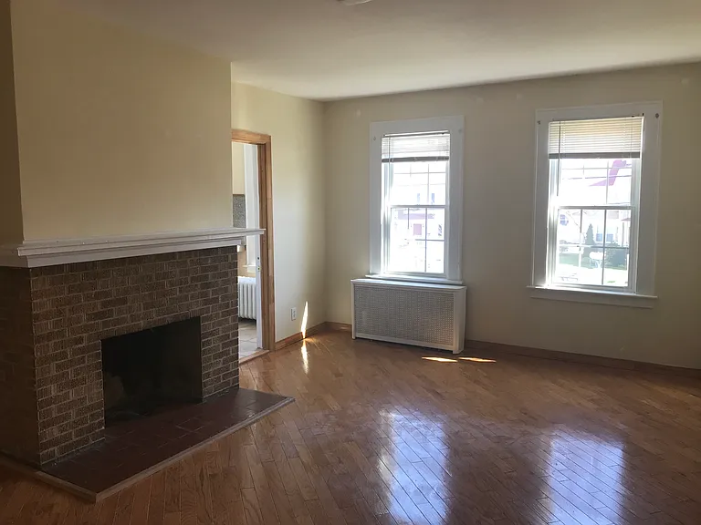 804 Farmington Ave #2B — Photo 1