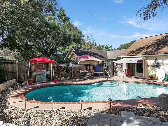 4th image of 1268 Indian Bluff Dr
