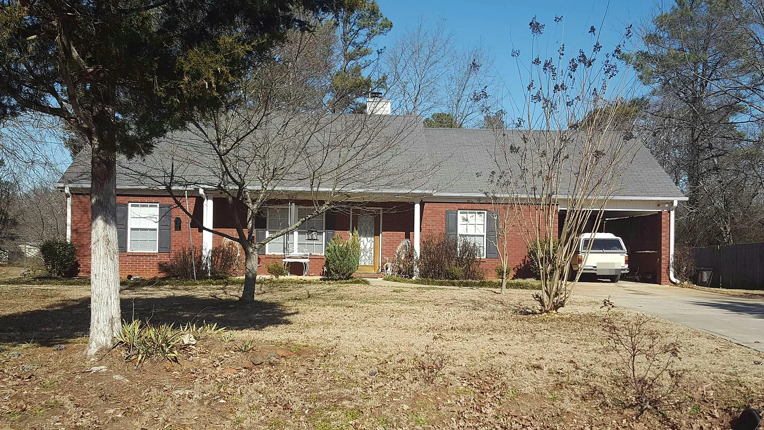 110 Watkins Dr photo 1