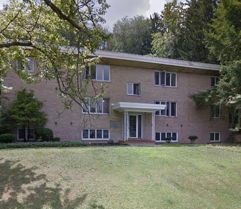 808 39th St NE Canton OH 44714