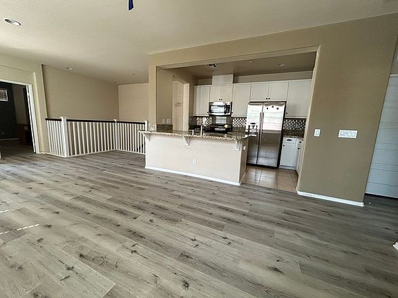 3rd image of 43061 Calle Cristal