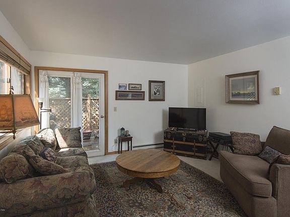 3rd image of 804 Powderhorn Ln APT A