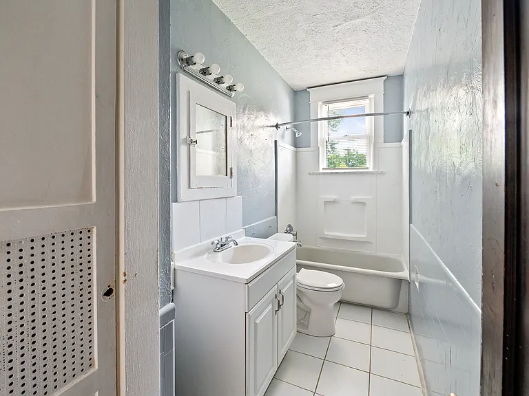 1801 Roanoke Ave #7 — Photo 10