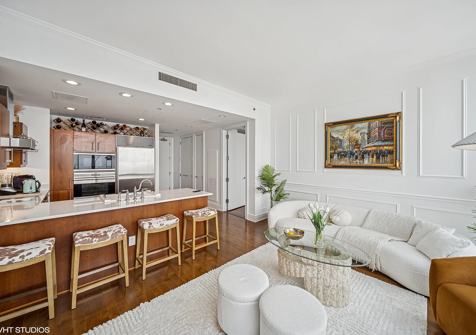 1 bed, 1.5 bath, 934 sqft, $6,000 — Photo 3