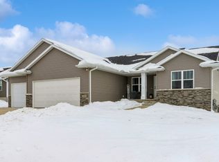 2769 Ridgeview Dr, Palo, IA 52324