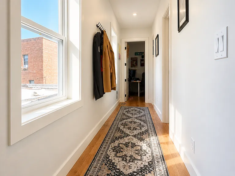 558 Fairview Ave #1B — Photo 7