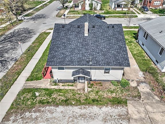 5th image of 905 E Clay St