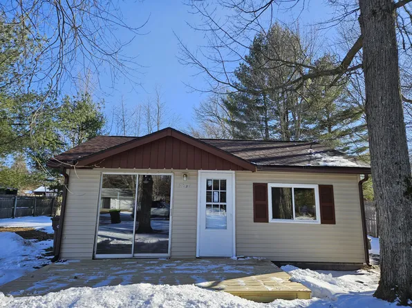 9096 Michigan Ave, Saint Helen, MI 48656