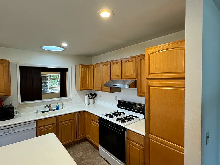 3345 Eton Ave — Photo 43