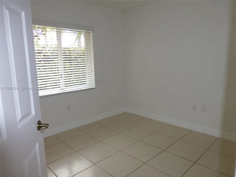 11236 NW 58th Ter — Photo 35
