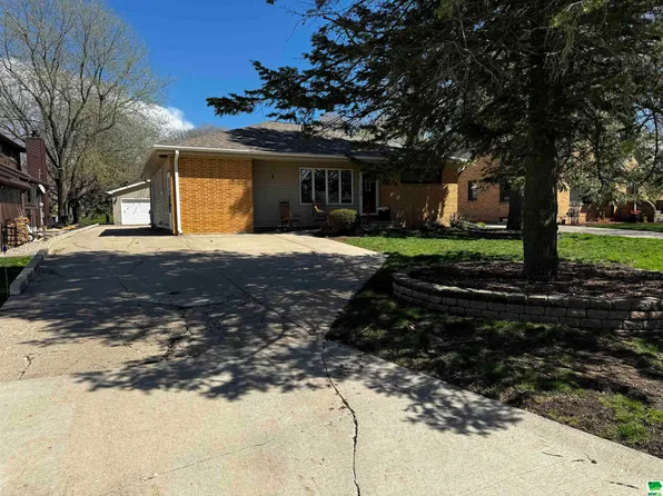 125 College Ave, Storm Lake, IA 50588