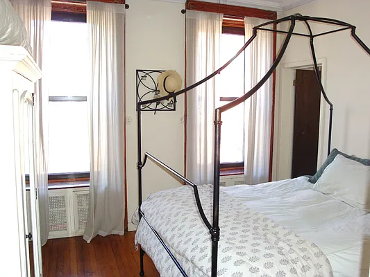 Rented by Carroll Gardens Realty | media 9