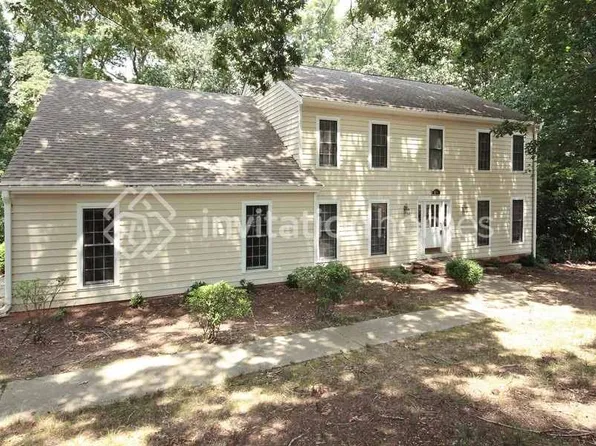 3884 Hunting Ridge Dr SW, Lilburn, GA 30047