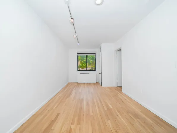 458 West 52nd Street image 1 of 13