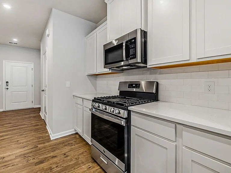 148 Herrick Pl #121 — Photo 6
