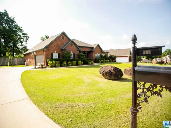 584 Overlook Rd, Fultondale, AL 35068
