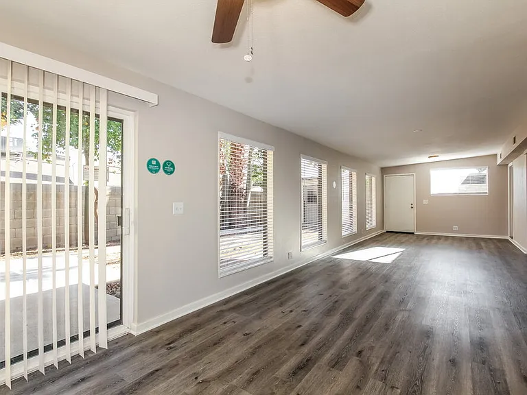 1101 W Wickieup Ln — Photo 6