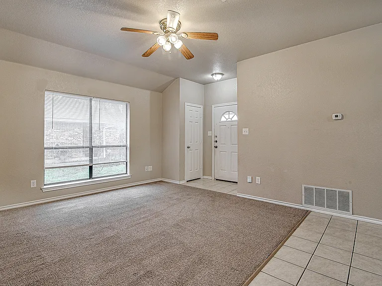 116 Honey Bee Dr #116 — Photo 5