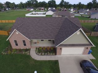 104 Twin Lakes Dr, Carterville, IL 62918