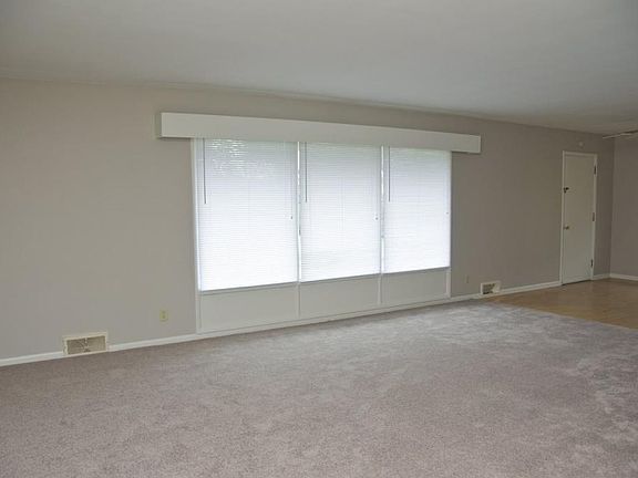 5th image of 2119 Aurora Ave
