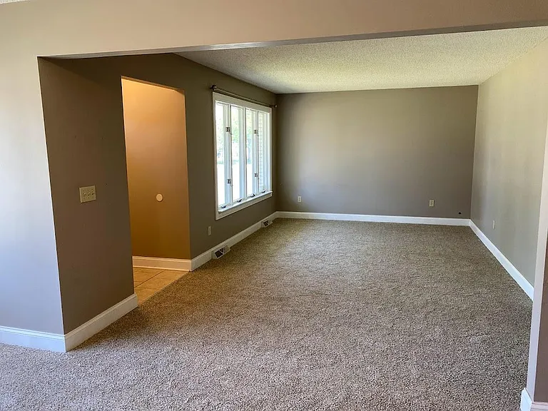 49 Red Oak Dr — Photo 7