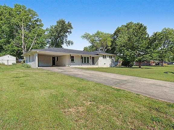 3rd image of 104 Meadow Ln