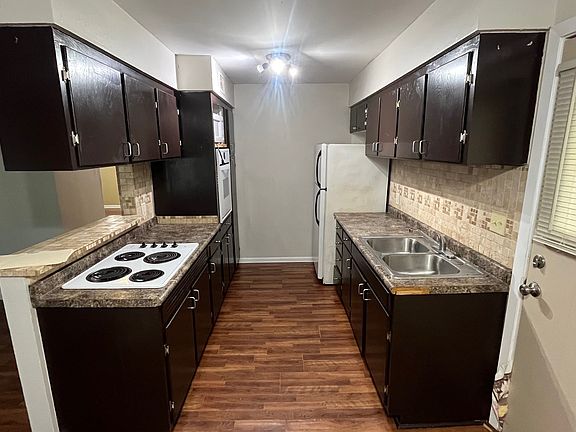 4th image of 211 Jefferson Dr #3
