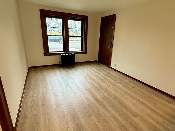 4th image of 1064 Kenmore Ave APT 10