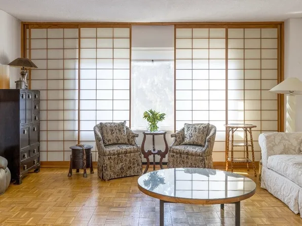22 Chestnut Pl APT 503, Brookline, MA 02445