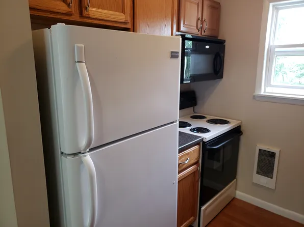 7 College Ave #J, Plattsburgh, NY 12901