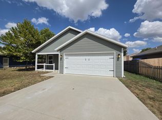 810 Fillmore St, Mount Vernon, MO 65712