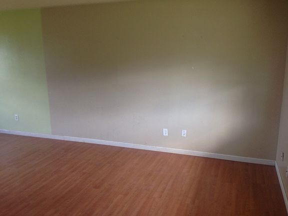 4th image of 37719 Whitehouse Ave