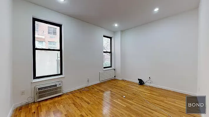 Rented by Bond New York | media 3