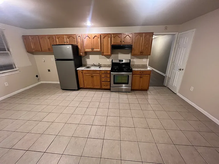 1130 Luzerne St #3 — Photo 12