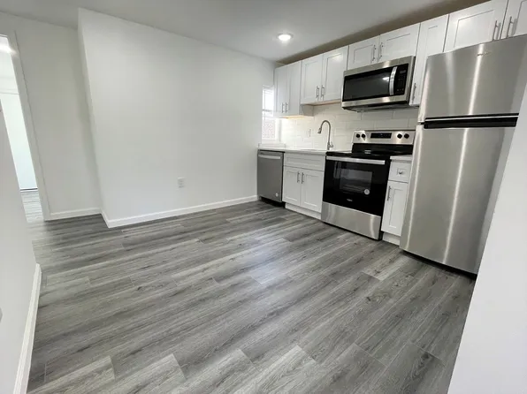 1215 S 13th St #3B, Philadelphia, PA 19147