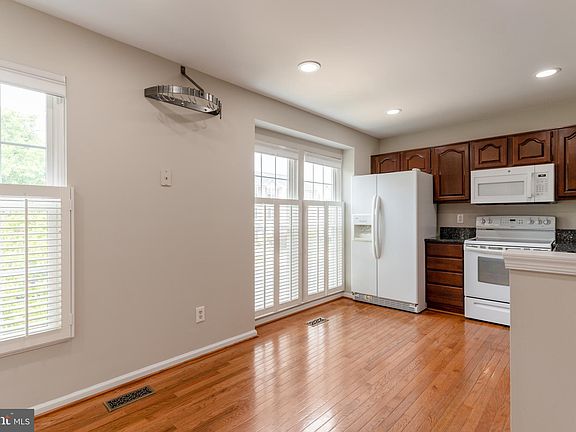 4th image of 7446 Gadsby Sq