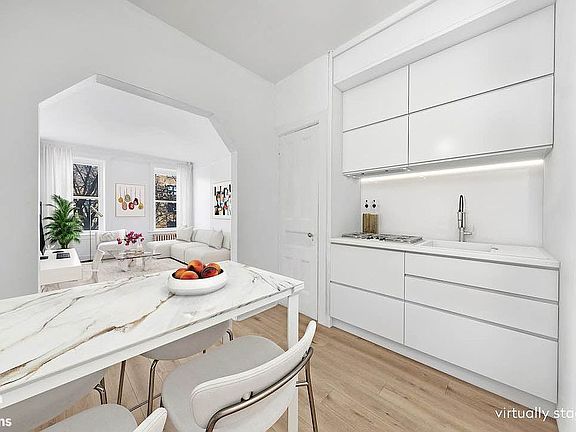 3rd image of 226 E 27th St APT 3D