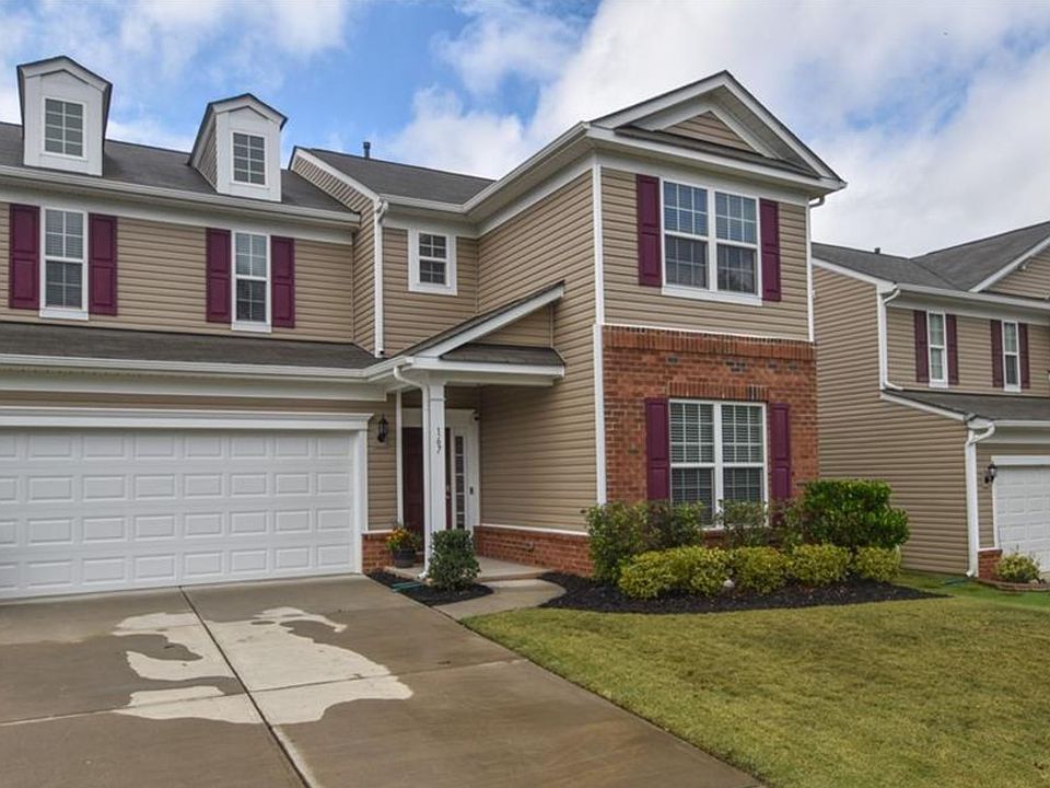 1st image of 167 Farmers Folly Dr