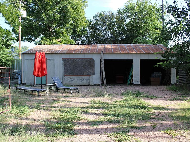 Listing photo 4