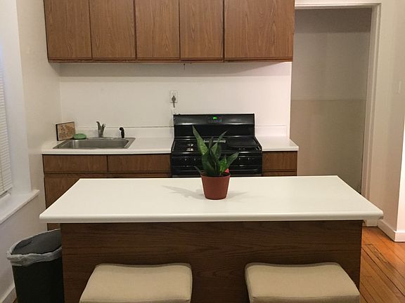 3rd image of 2111 N Hoyne Ave #1