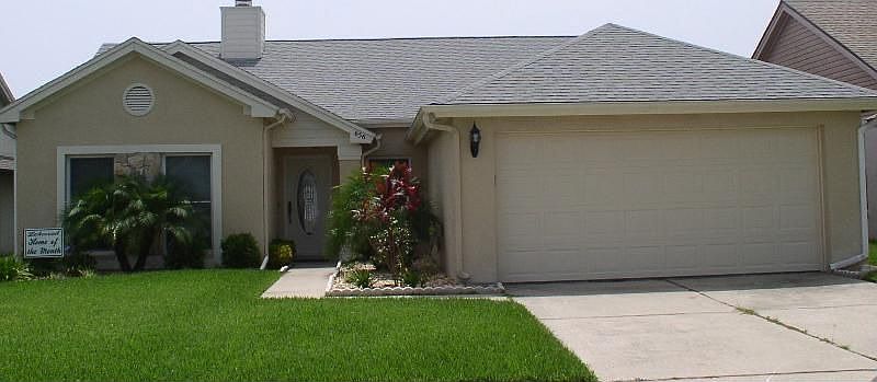 1st image of 656 Holbrook Cir