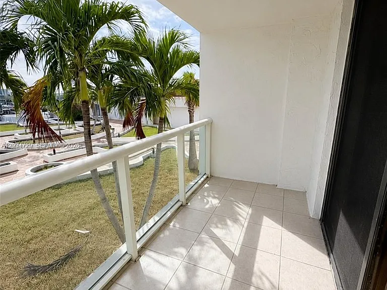 13499 Biscayne Blvd #504 — Photo 14