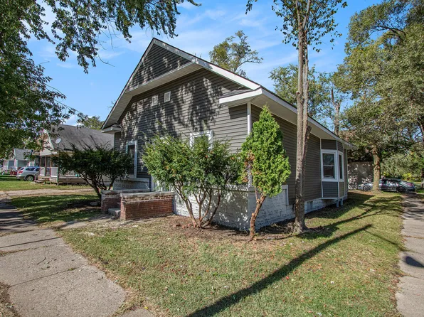 635 E Empire Ave, Benton Harbor, MI 49022