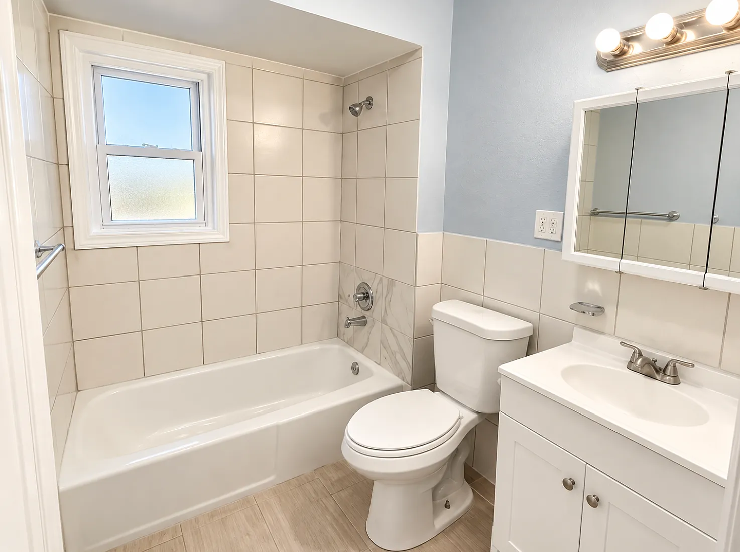 3 bed, 950 sqft, $2,200 — Photo 4