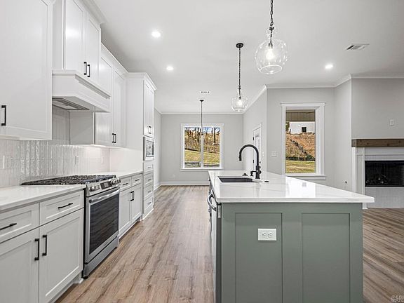 5th image of 525 Valley Oak Dr