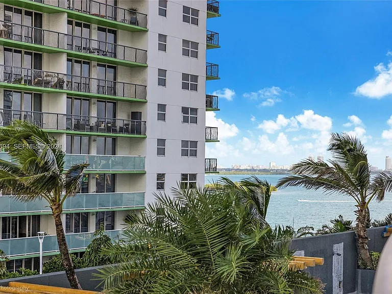 1750 N Bayshore Dr #1219 — Photo 11