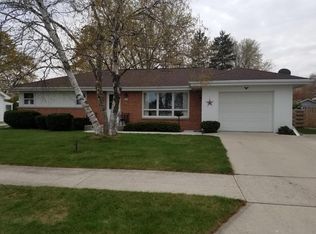 2135 Richmond Ave, Manitowoc, WI 54220