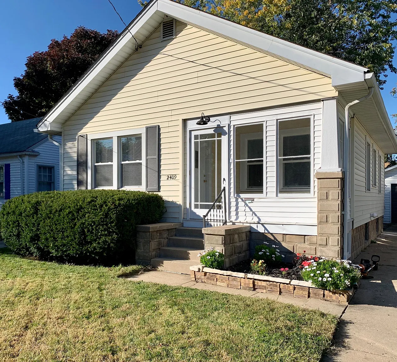 2409 W Barker Ave photo 1
